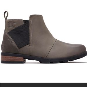 Sorel emelie chelsea boots
